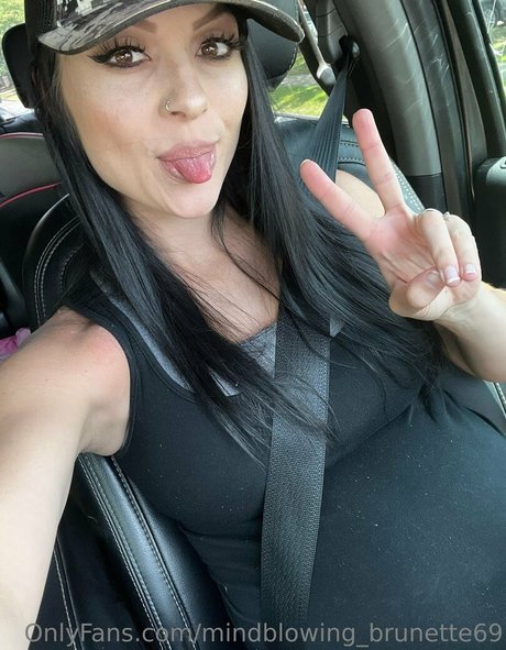 mindblowing brunette69 ヌードのポルノスター 画像
