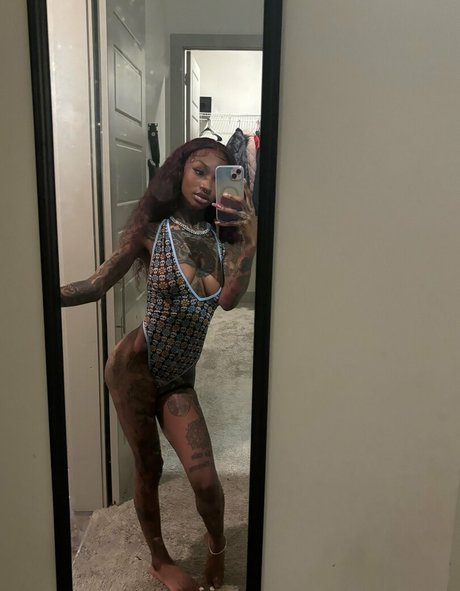 ラテン系熟女オンリーファンズ 可愛い 写真