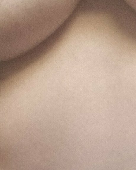 yourbluehairedwaifu ヌードモデル 画像