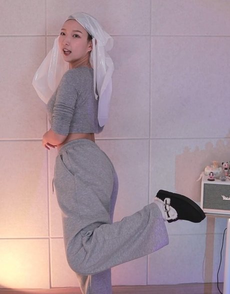 leelate ポルノモデル 写真