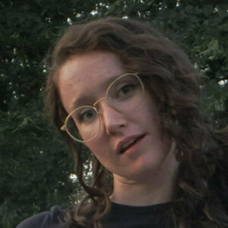 クーガー熟女オンリーファンズ 無料ヌード 写真