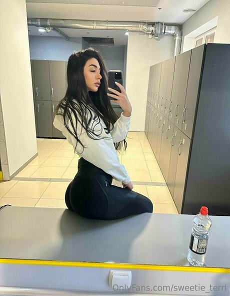 アラブの筋肉オンリーファンズ セクシーヌード 画像