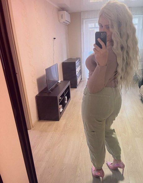 barbiesizebabe 美しいスター 写真