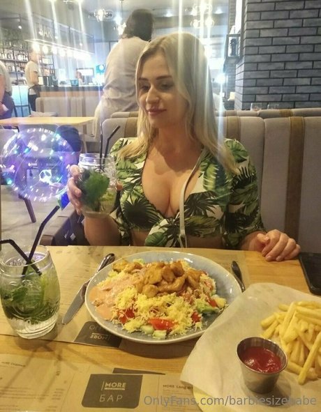 barbiesizebabe セクシーモデル 写真