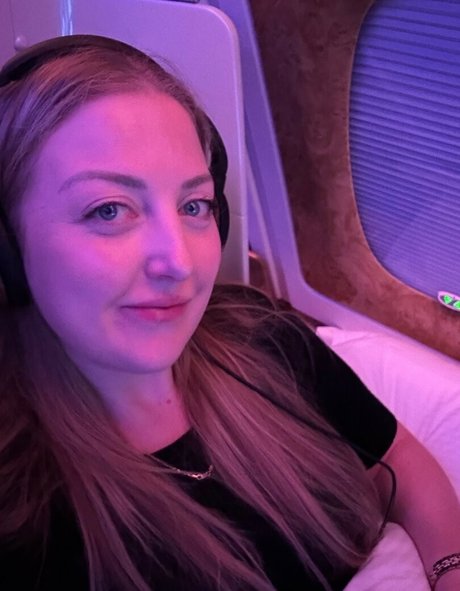 Charlotte Grace アート女優 画像