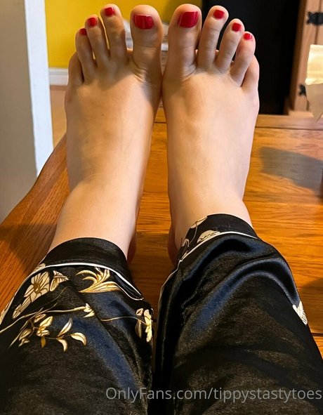 tippystastytoes ヌードモデル 写真