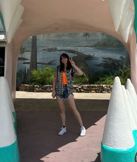 Chelsea Cook 最高のスター ギャラリー