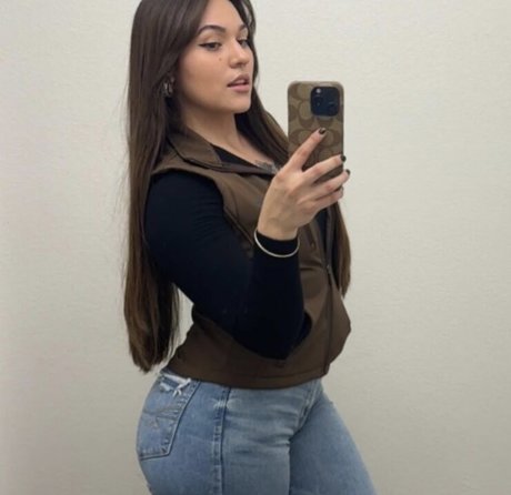 Adriana Salido ヌードモデル 画像