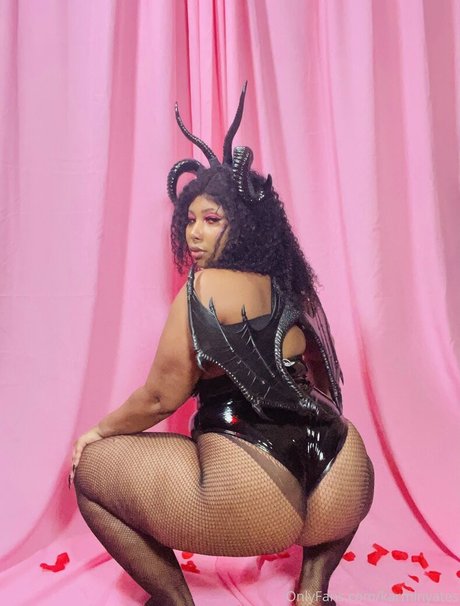 karminyates 完璧なスター 写真