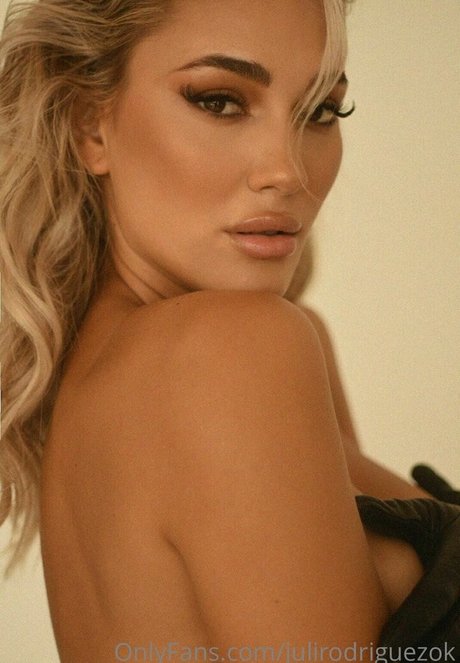 黒い肌のオンリーファンズ パーフェクト ギャラリー