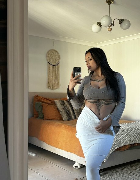 Cashmere Nelson 美しいモデル 写真