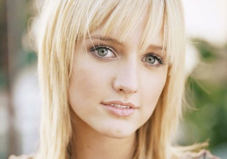 Ashlee Simpson Ross xxx女優 写真