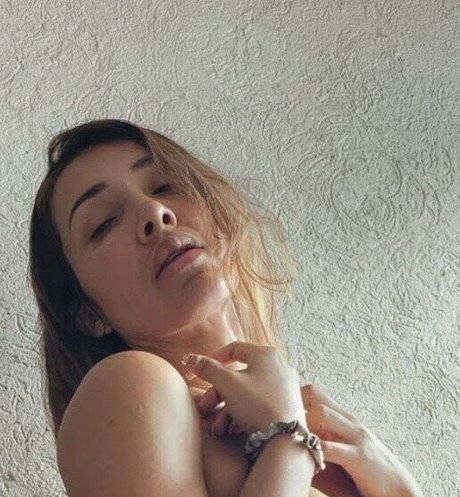 Alma Briano 完璧なポルノスター 写真