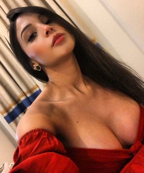 毛深い足のオンリーファンズ 美しいxxx 写真