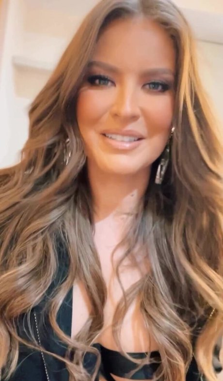Vanessa Claudio ホットなスター 写真