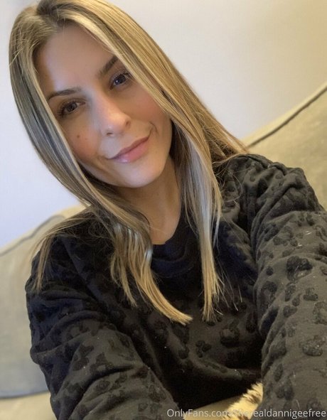 missdannigibson ヌードスター 写真