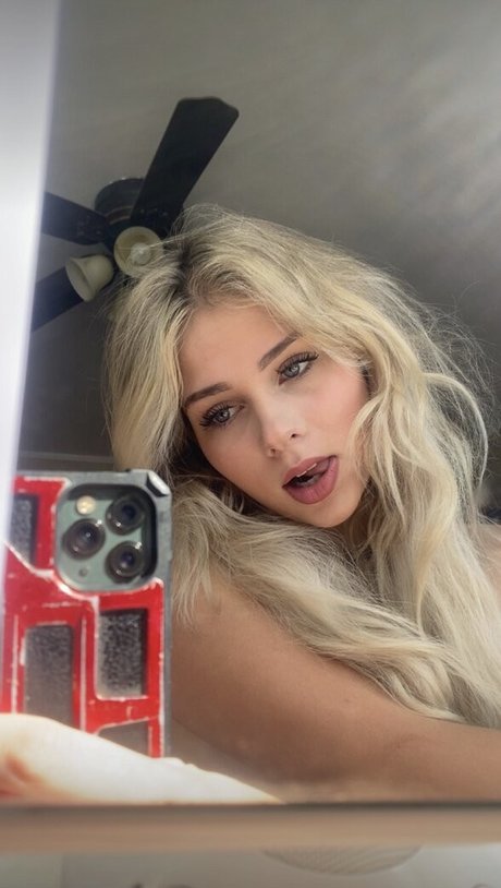 lindsaybercosky アダルト女優 写真