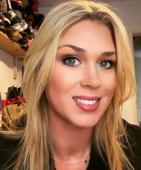 官能的なオンリーファンズ ホットセクシー 写真