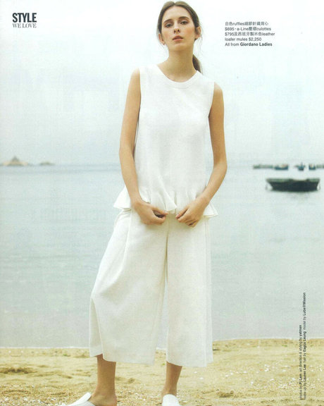 白いランジェリーオンリーファンズ 美しいヌード 画像