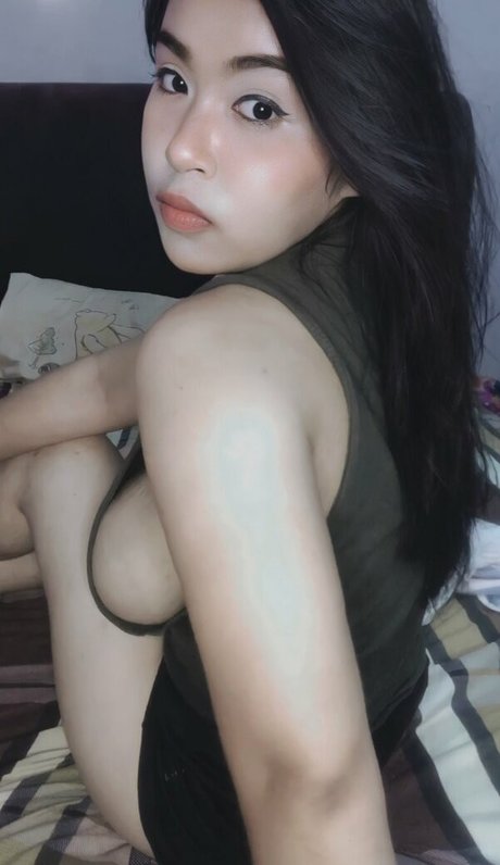 Pafun Chusri アートモデル 画像