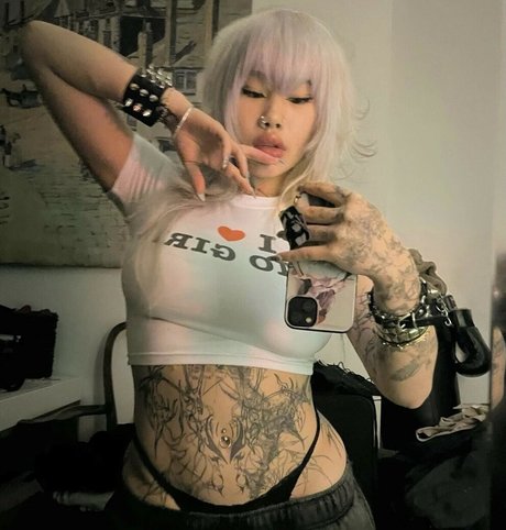 lustr0t アート女優 画像
