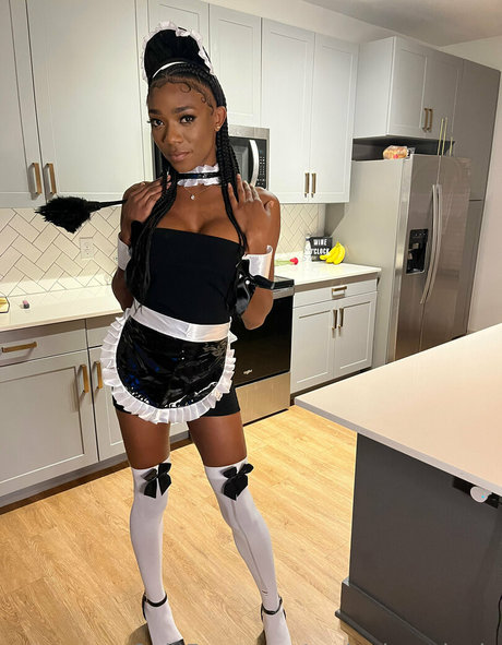 melaninmelanix ポルノスター エロティック ギャラリー