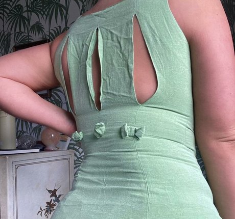 Elena Sophia Nicolosi 美しいモデル 画像