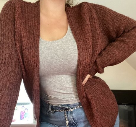 Elena Sophia Nicolosi 無料モデル 写真