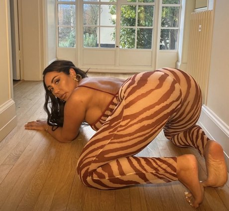 Sophie Kasaei 限定スター 写真