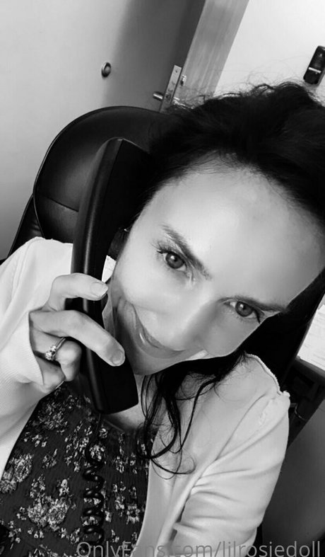 オンリーファンズを舐める セクシー裸 写真