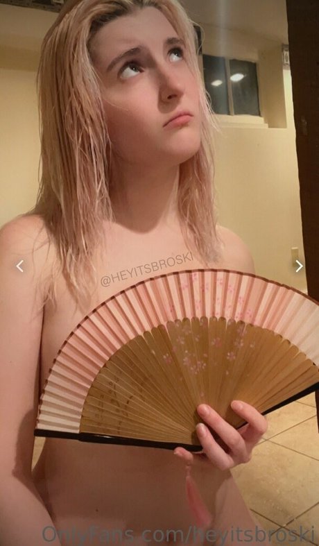 HeyItsBroski 完璧なポルノスター アーカイブ