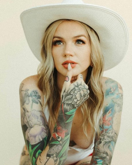 オンリーファンズでオナニーする 可愛い 画像