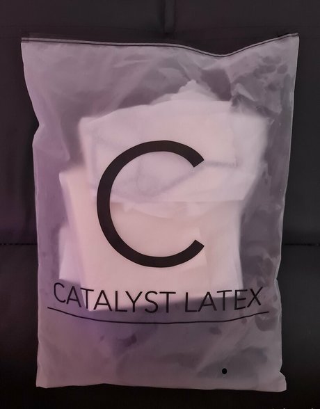 バニーオンリーファンズ ホット 画像