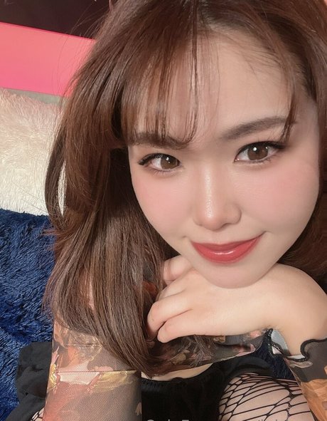jgirlrena トップポルノスター 画像