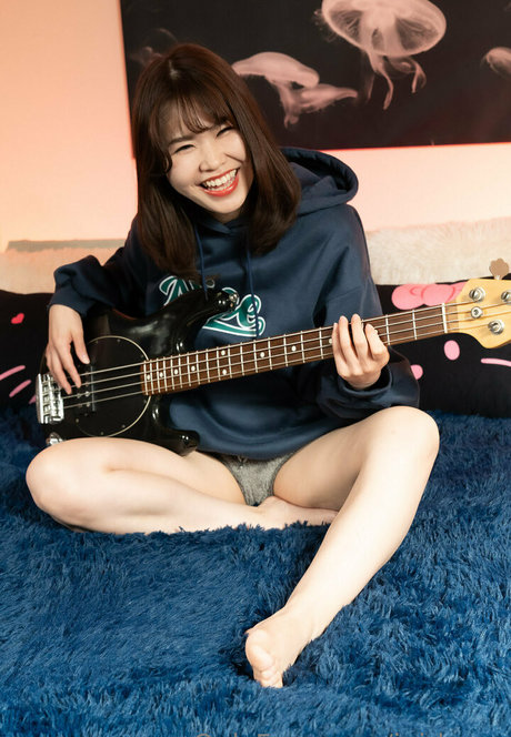 jgirlrena ポルノスター 写真