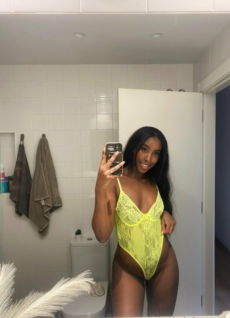 ariel brown ポルノスター 画像