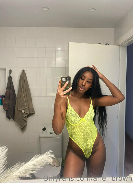 ariel brown 美しいスター 写真