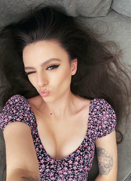 Cher Lloyd セクシーモデル 写真