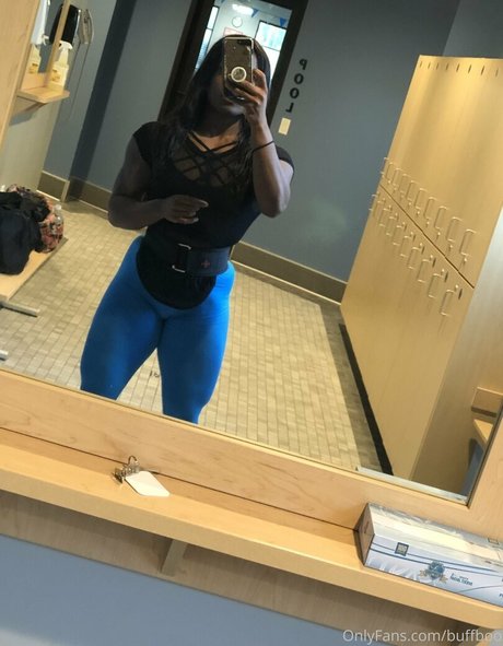 ebonymuscle 美しいモデル ギャラリー
