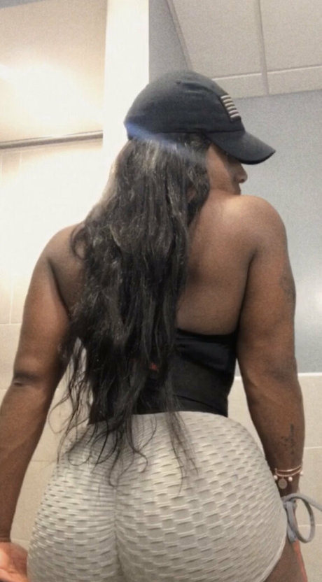 ebonymuscle 裸のスター 写真