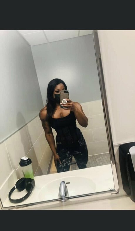 ebonymuscle ヌードモデル 写真