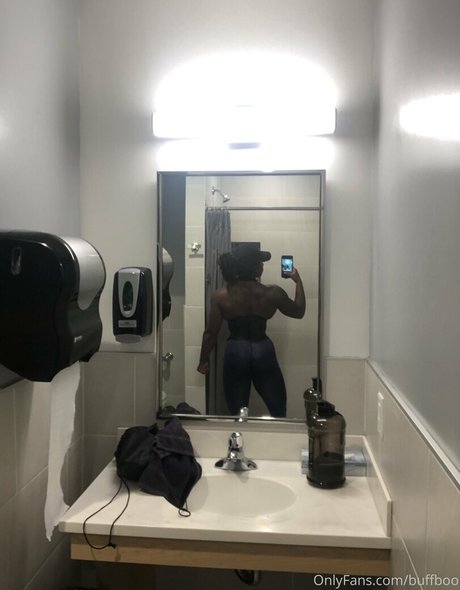 ebonymuscle ホットなスター 写真