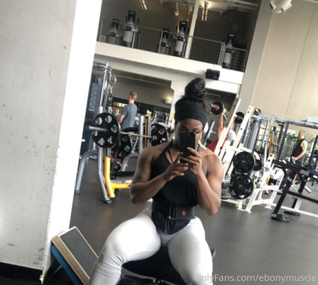 ebonymuscle 独占女優 アーカイブ