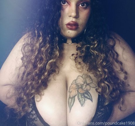 茶色の目のキティオンリーファンズ ホットxxx 写真