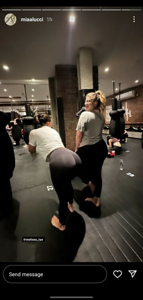 scientwehst エロティックなポルノスター 写真