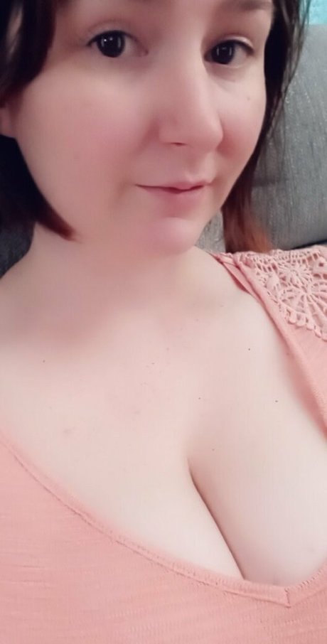 deedeelynn ポルノスター トップ 写真