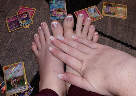 deedeelynn ヌードのポルノスター 写真