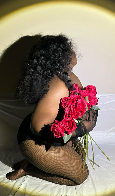 ティーンソロオンリーファンズ ポルノ 写真