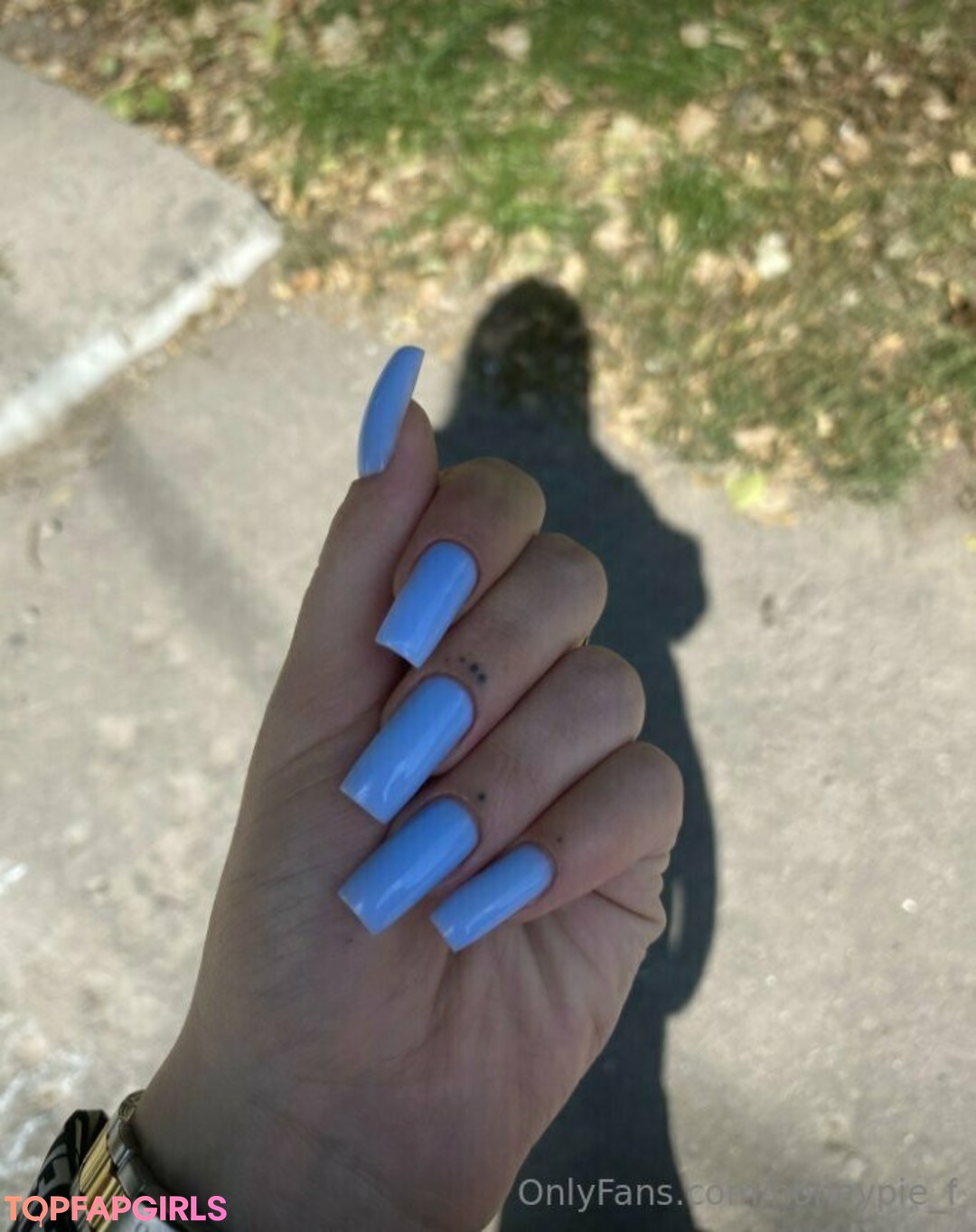 ヨガパンツ オンリーファンズ アートポルノ 画像