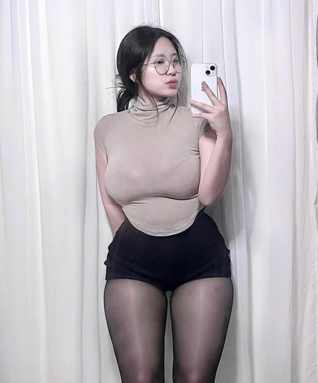 w  0 0  n セクシーモデル 写真